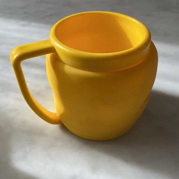 Vintage 90’s Tweety Bird Cup. Very nice! - Picture 2 of 5